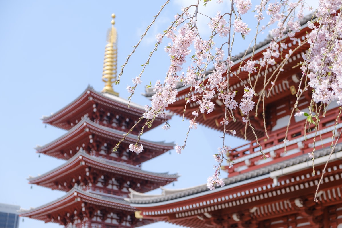 Kaminarimon Gate red lantern at Sensoji Temple Tokyo